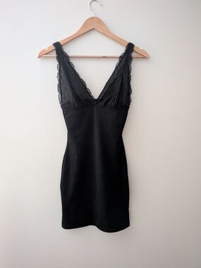 Yummie by Heather Thomson Black Lace V-Neck Slip